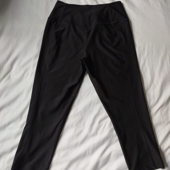 Nike Drifit Capri (black) - Picture 2 of 5